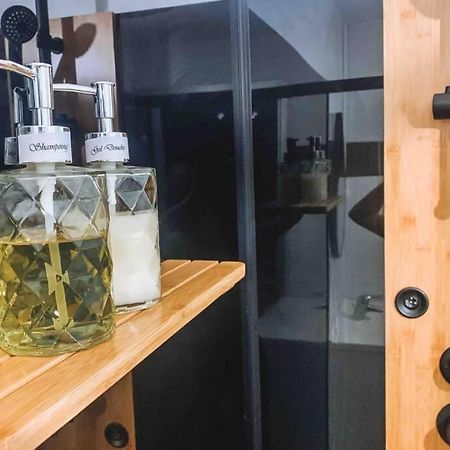 شقة بوردو  في Nuit D'Exception - Loft Avec Jacuzzi المظهر الخارجي الصورة